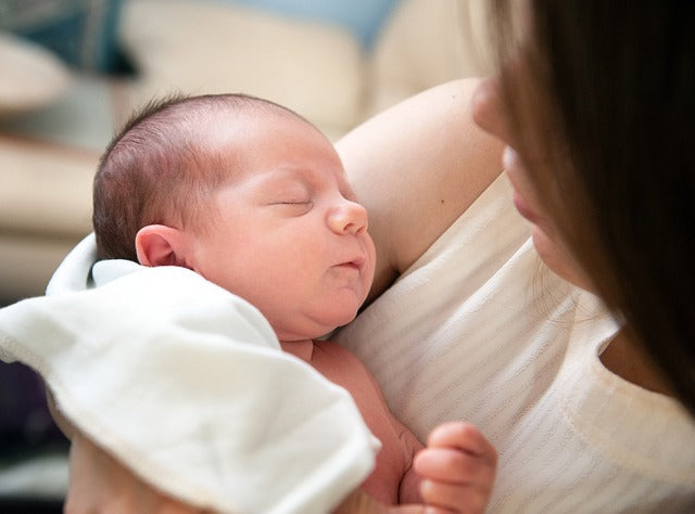 Aromatherapy oil research shows help for postpartum blues
